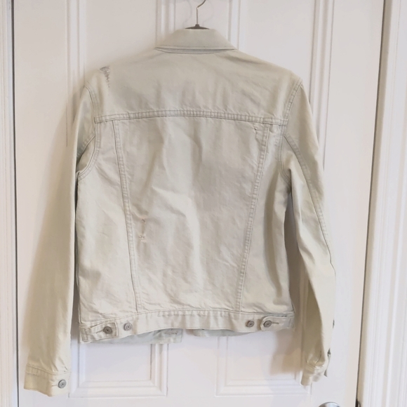 Denim jacket, GAP unisex XS, light wash lightly distressed with pockets - Picture 2 of 4